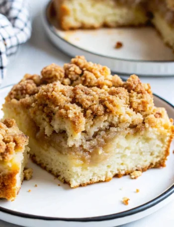 Apple Crumb Cake: