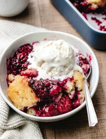 Old-Fashioned Blackberry Cobbler