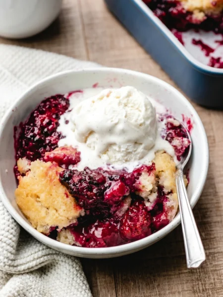 Old-Fashioned Blackberry Cobbler