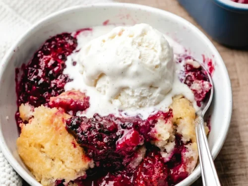 Old-Fashioned Blackberry Cobbler